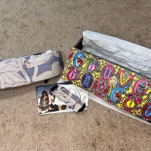 Artipoppe Zeitgeist Monogamy.